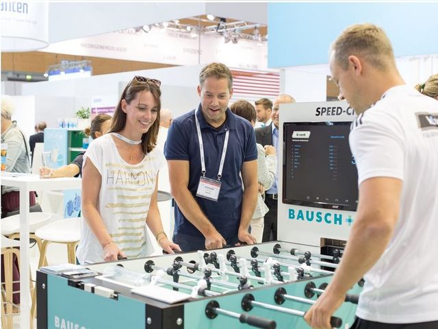 Aufnahme des Tischkickers am Stand von Bausch + Lomb auf der DOC 2018